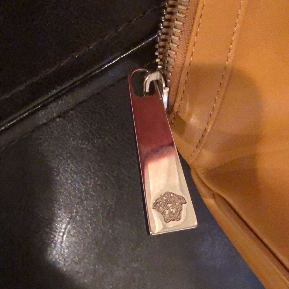 Versace hand bag - Picture 4 of 8